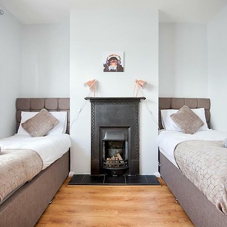 Off Road Parking, Garden, Tv In Every Room Swansea Exterior foto