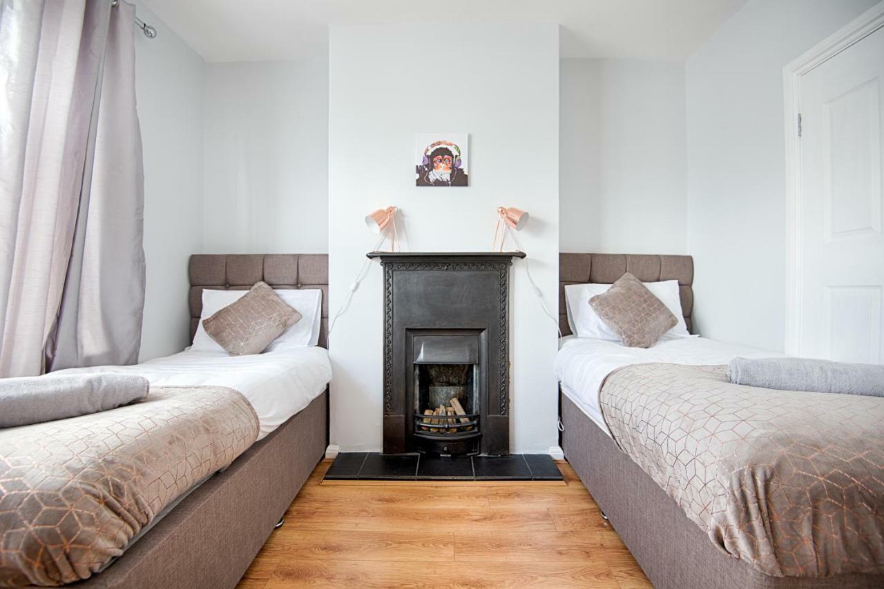 Off Road Parking, Garden, Tv In Every Room Swansea Exterior foto