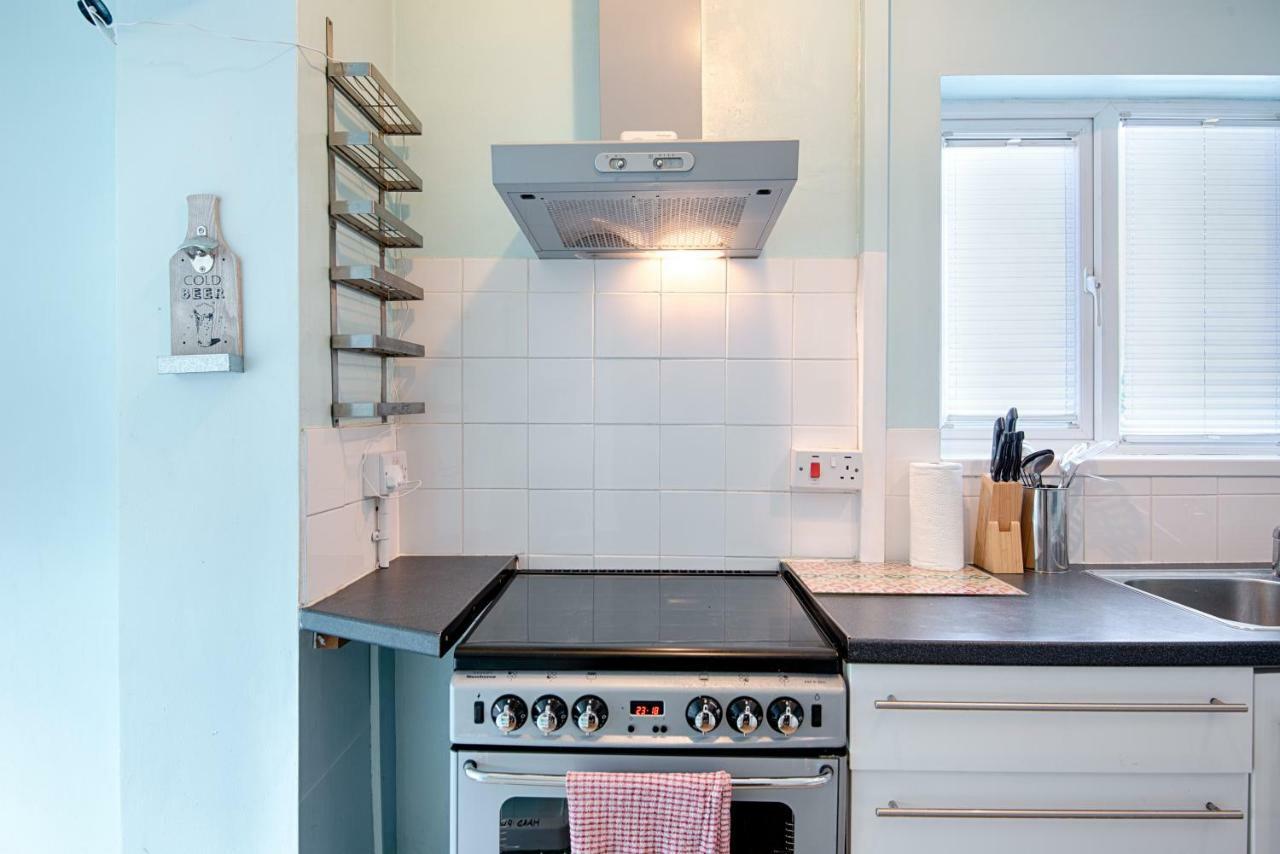 Off Road Parking, Garden, Tv In Every Room Swansea Exterior foto