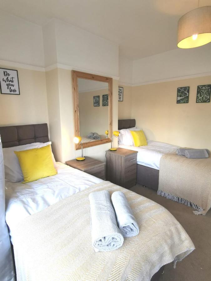Off Road Parking, Garden, Tv In Every Room Swansea Exterior foto